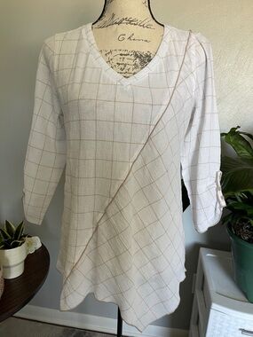Multiples Ivory Windowpane Asymmetrical Tunic Top PS Neutral Boho